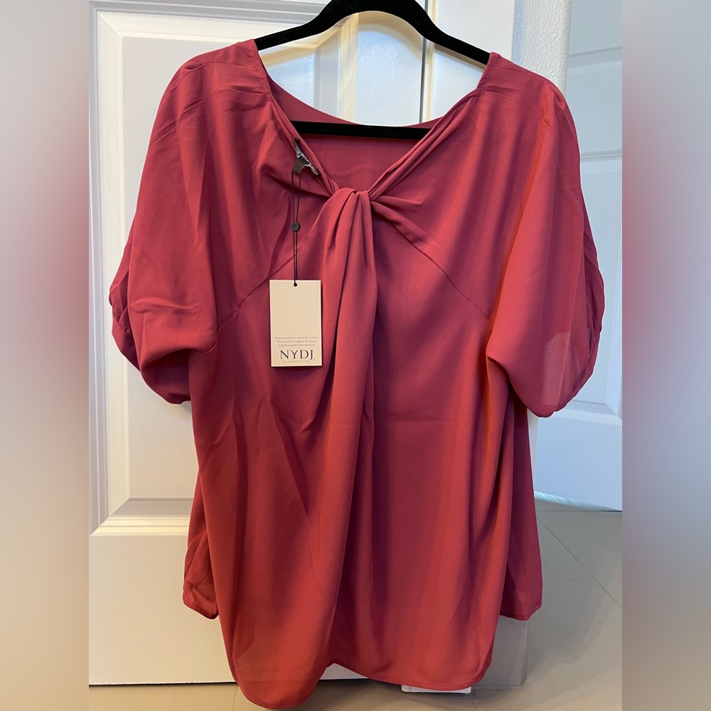 NYDJ woman’s twist back blouse BRAND NEW size XL